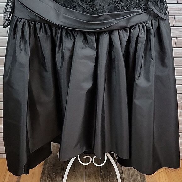 Vintage Union made black evening gown Size 10 - Picture 4 of 14